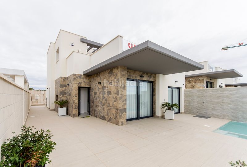 Foto 46d06343-05ad-459d-aa34-e303497a7a47. Chalet en Campoamor Orihuela