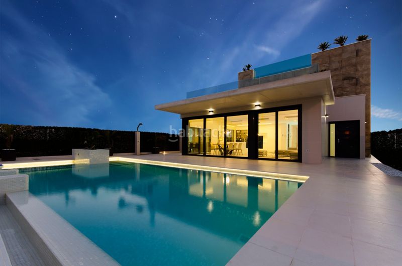 Foto a735a913-06a4-46e4-b522-79f7650df7f9. Chalet en Campoamor Orihuela