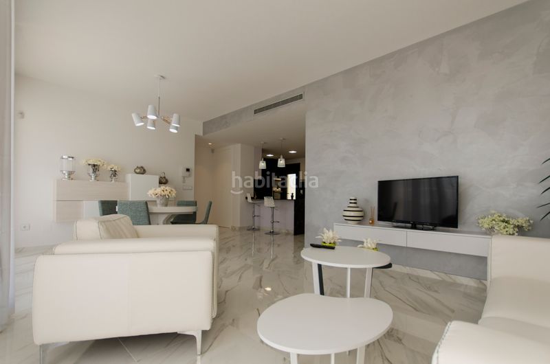 Foto bad5acb1-1860-4755-8a10-2c9aabf712e7. Chalet en Campoamor Orihuela