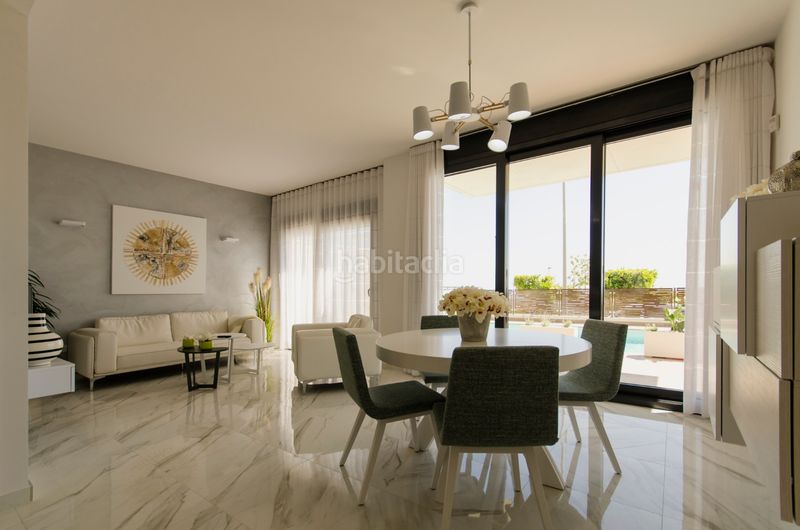 Foto e988c18f-9074-49e1-be0c-44036c5d4d44. Chalet en Campoamor Orihuela