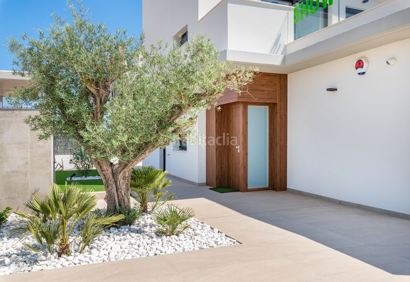 Foto 14874e7d-0e2b-4369-b9aa-f6364cbdab76. Chalet en Campoamor Orihuela