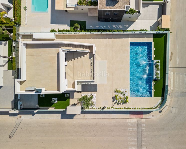 Foto c05174a2-df14-47c2-b116-603270ddd93a. Chalet en Campoamor Orihuela