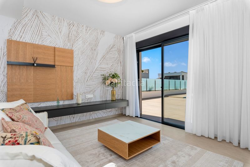 Foto efee95ab-89c0-4be9-ad27-d892f041c1c1. Chalet en Campoamor Orihuela