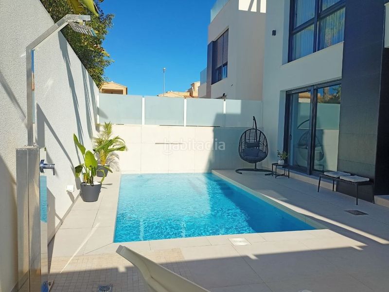 Foto 525cfe50-260f-4882-b337-9c927ab879f4. Chalet mit pool in Los Balcones y los Altos Orihuela