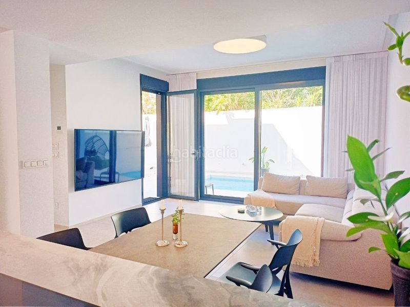 Foto f951ef77-1e6f-4870-ae0b-411c7d25b2f7. Chalet mit pool in Los Balcones y los Altos Orihuela