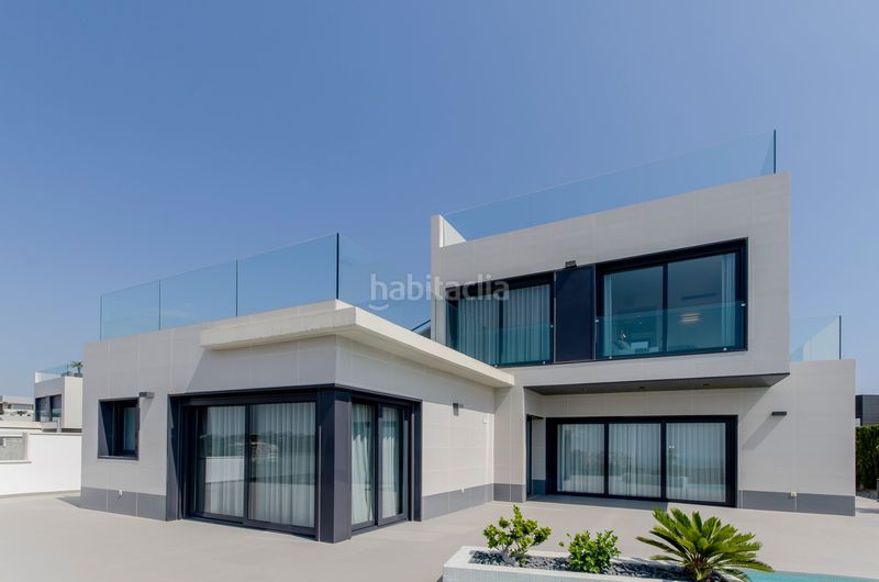 Foto a575b007-db2c-4058-b110-aa5a414863f2. Chalet en Campoamor Orihuela