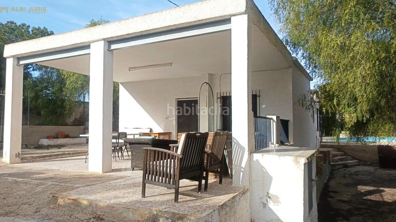 Foto 952a565a-10f4-4a3d-9366-5bb0fff9b782. Casa amb piscina a Crevillente