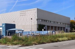 Alquiler Nave industrial en Casablanca. Con muelles de carga