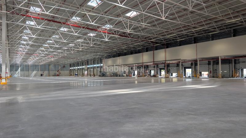 Foto 0d917380-a51e-4183-8f6c-b44aae178793. Miete fabrikhalle in Abrera