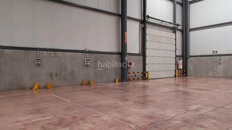 Foto 06aee3ea-67bc-465d-a406-9dd2957f53a8. Affitto capannone industriale in Bisbal del Penedès (La)