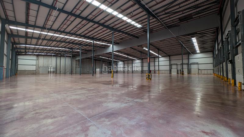 Foto 117b3868-fbc2-41e6-8e10-ce2832f34172. Affitto capannone industriale in Bisbal del Penedès (La)