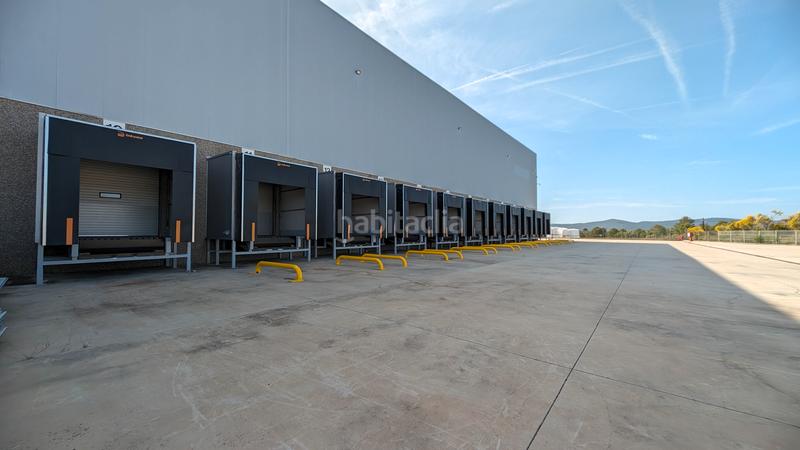 Foto 83a6e945-a443-46f6-a162-195dc36da945. Affitto capannone industriale in Bisbal del Penedès (La)