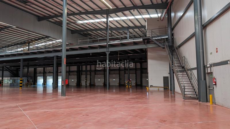 Foto a3c63ba0-e830-4dd2-98e3-a01856e19b1f. Affitto capannone industriale in Bisbal del Penedès (La)