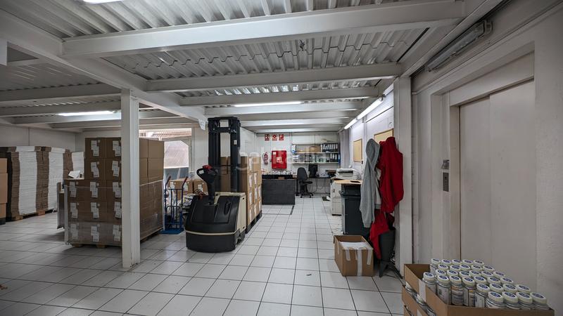 Foto 4095afd2-2cda-4c4a-8ab8-41465480118a. Fabrikhalle mit heizung in Gràcia Sabadell