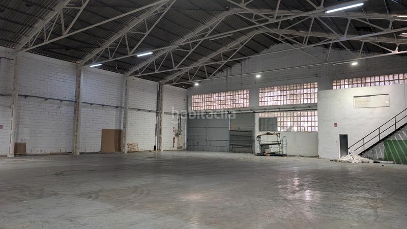 Foto d5e96d5f-b49c-40d4-b8e9-06a22df3c9bc. Affitto capannone industriale in Centre Hospitalet de Llobregat (L´)