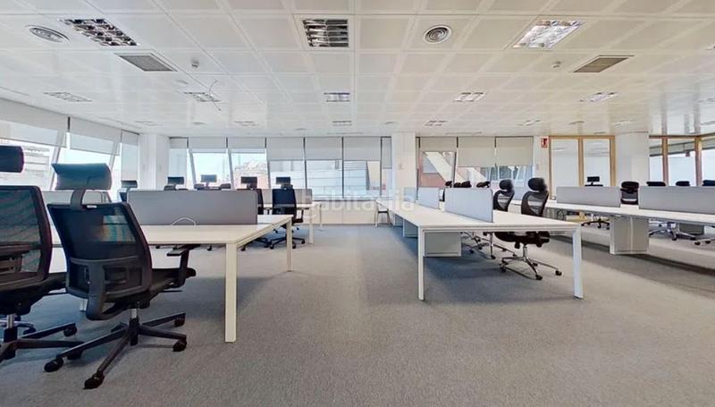 Foto f534d6b6-536c-42c7-97af-73c9a7837e70. Miete büro mit heizung in La Bordeta Barcelona
