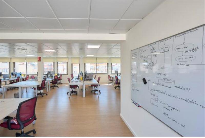 Foto 3bbbb62e-4e9c-4d57-b2dd-55ddd8ef3b39. Rent office space with heating in Barri de les Corts Barcelona