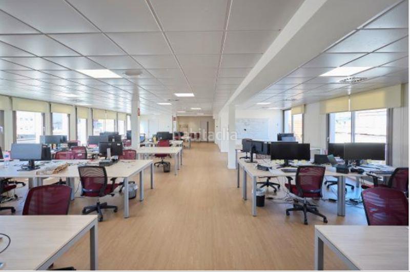 Foto da5a1704-5962-4c98-8f3e-5655dd7d8220. Rent office space with heating in Barri de les Corts Barcelona