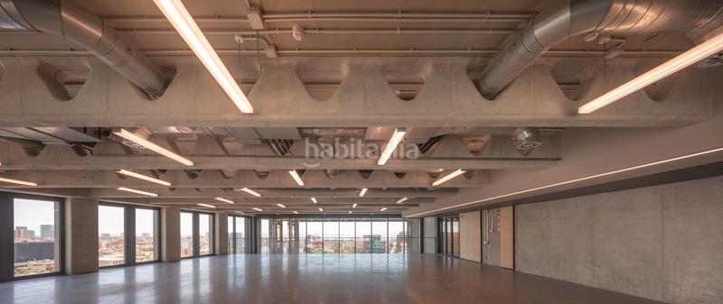 Foto 258b0f2c-04c6-4c88-96ba-0907a466bf37. Rent office space with heating parking in El Parc i la Llacuna del Poblenou Barcelona