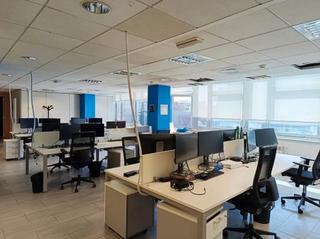 Location Bureau  Via augusta. Oficina disponible junto plaza molina
