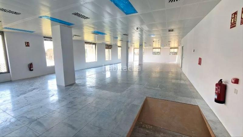 Foto 42dad652-1940-4171-9e91-9602a4aadfaa. Alquiler oficina  disponible junto illa diagonal en Barcelona