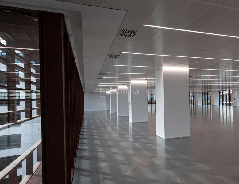 Foto e313658f-8281-466b-a9b2-5edb58baee3c. Rent office space with heating parking in El Parc i la Llacuna del Poblenou Barcelona