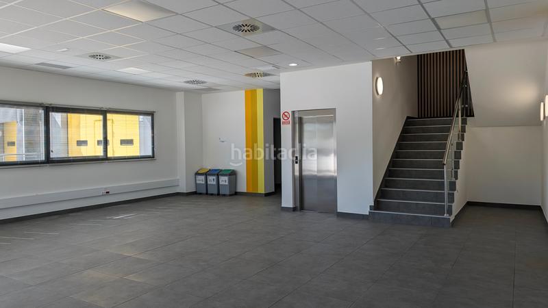 Foto c1afb0ba-19f5-4e42-b0b4-6bb42807c4bf. Alquiler nave industrial nave logística disponible en Valls