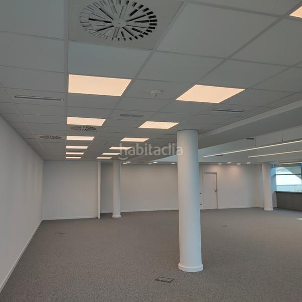 Foto 4217bfa5-9f1e-4e6b-818a-201d50ea29f9. Alquiler oficina  disponible en El Remei Badalona