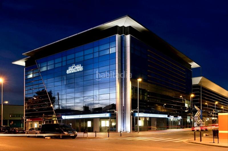 Foto 166f8a97-3170-429c-a7bc-34a44e52798e. Miete büro mit heizung parking in El Remei Badalona