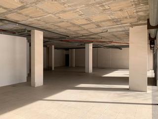 Location Local commercial  Carrer de justa goicoechea. Local disponible en hospitalet
