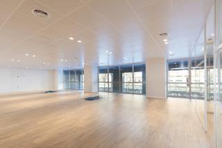 Miete Büro  Gran via de les corts catalanes. Oficina disponible cerca de passeig de gracia