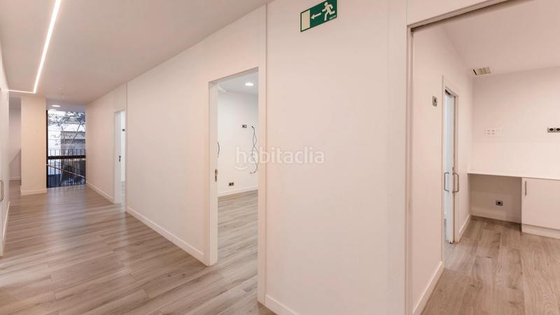 Foto f8c9592e-4b4e-4005-b20b-3a22a5744a24. Affitto locale commerciale con riscaldamento in Vila de Gràcia Barcelona