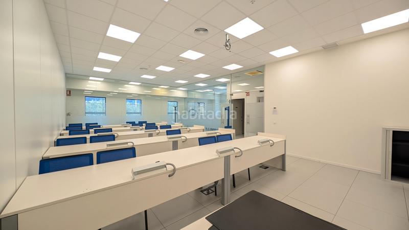 Foto 24c37c86-a6a1-446f-8463-86df3836a1ea. Alquiler nave industrial nave disponible en polígono pedrosa en Hospitalet de Llobregat (L´)