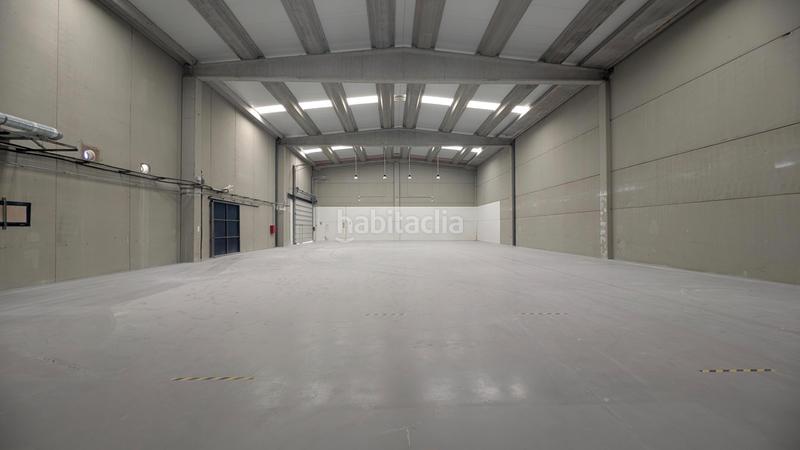 Foto 4c2427fe-8e26-463c-a4ee-b1b80d2150f4. Rent industrial building with heating in Granvia LH Hospitalet de Llobregat (L´)