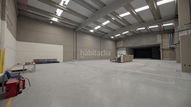 Foto 8819716b-8ee2-452f-887e-d9ca49f887e4. Rent industrial building with heating in Granvia LH Hospitalet de Llobregat (L´)