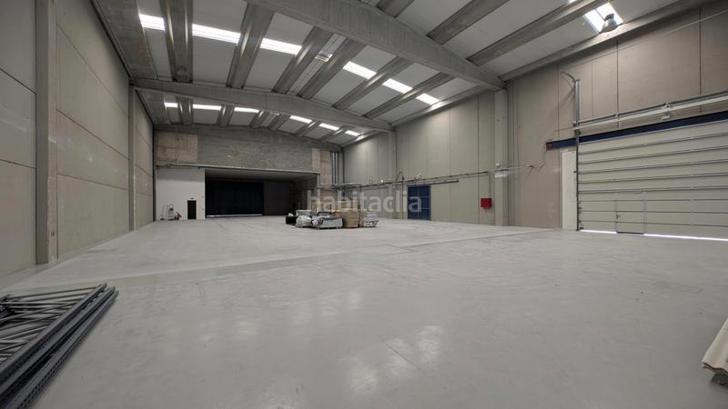 Foto e32f8872-03ea-4254-b68f-eba724109c95. Rent industrial building with heating in Granvia LH Hospitalet de Llobregat (L´)