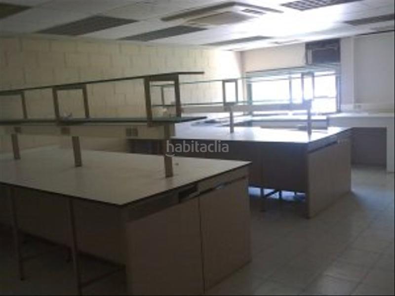 Foto 013ab51d-8b26-424c-a107-9f9d7a4e8239. Alquiler nave industrial nave con muelles disponible en Castellbisbal