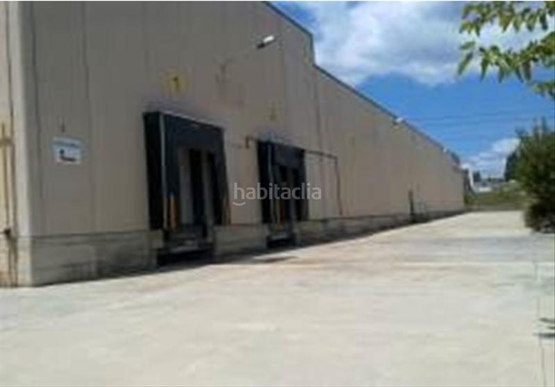 Foto 1c0b6644-ed3b-429d-8574-a4f60d8877f3. Alquiler nave industrial nave con muelles disponible en Castellbisbal