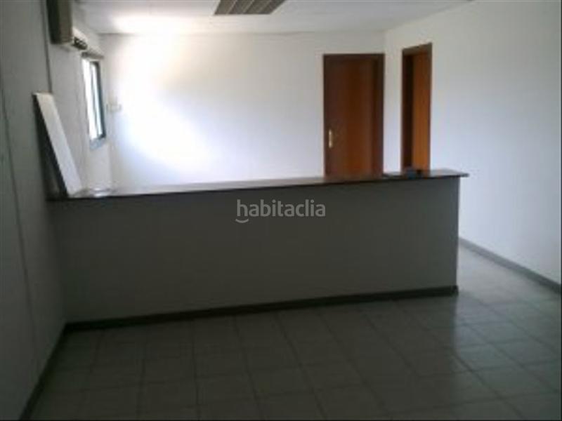 Foto d9f424eb-4a48-4541-bcfc-b5be0ddca599. Alquiler nave industrial nave con muelles disponible en Castellbisbal