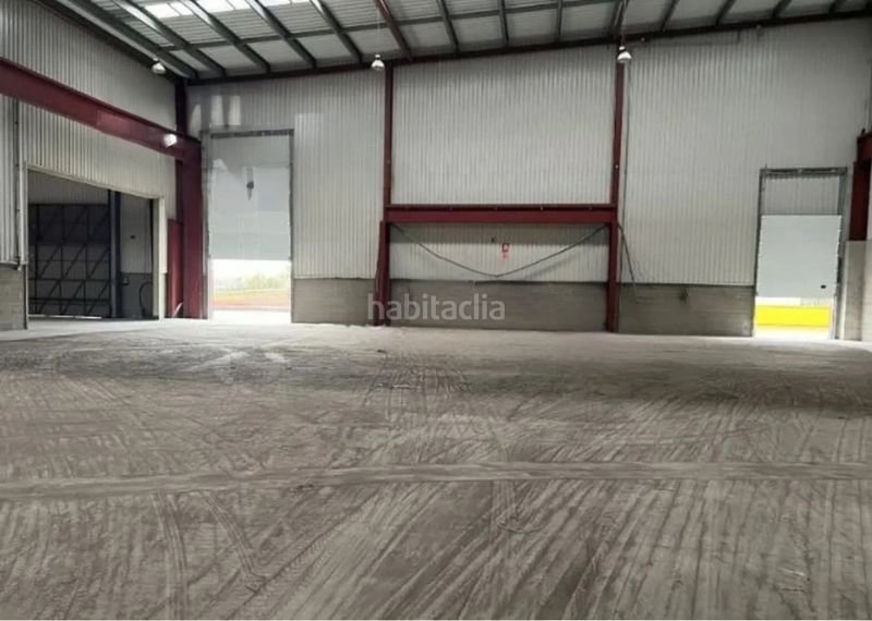 Foto fde6bf34-8866-4770-a5e2-03b4a7491526. Alquiler nave industrial nave disponible en Celrà