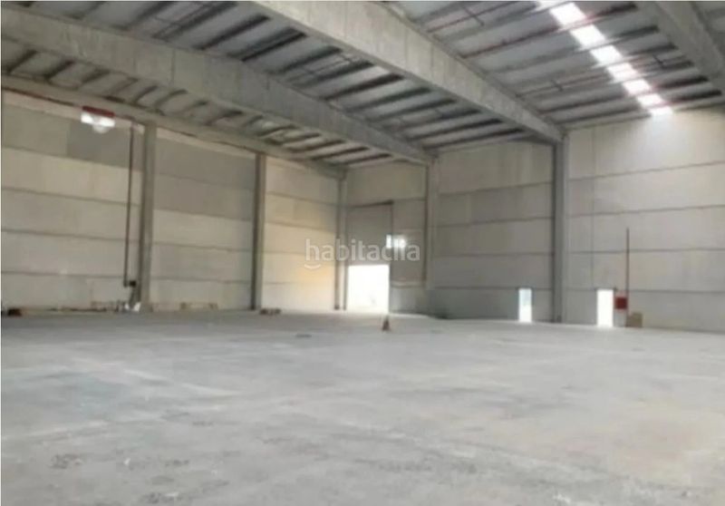 Foto e1b66960-de6b-4150-b6b7-60bc33a1b433. Alquiler nave industrial nave disponible en Celrà