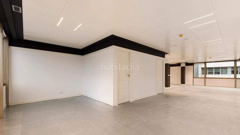 Foto b70d0d88-a941-4076-a7bc-dbd12cfeeb5f. Alquiler oficina  disponible en avda. diagonal en Barcelona