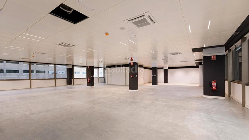 Foto d1649bfe-212c-497d-8796-1f652482e95f. Alquiler oficina  disponible en avda. diagonal en Barcelona