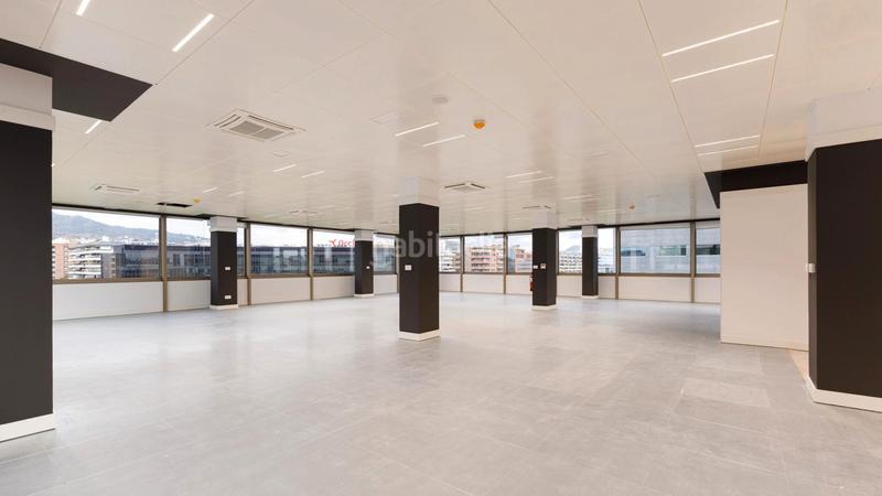 Foto c4f3a49c-6072-498b-aa7b-84aec1994497. Rent office space with heating in Barri de les Corts Barcelona
