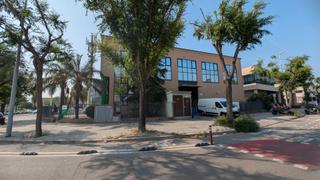 Miete Büro  Carrer de rafael barradas. Oficina corporativa disponible en hospitalet de llobregat