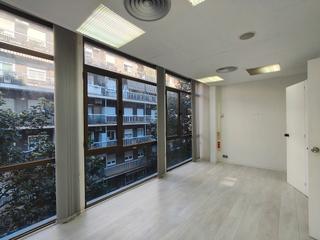 Lloguer Oficina  Carrer de guitard. Oficina disponible en les corts