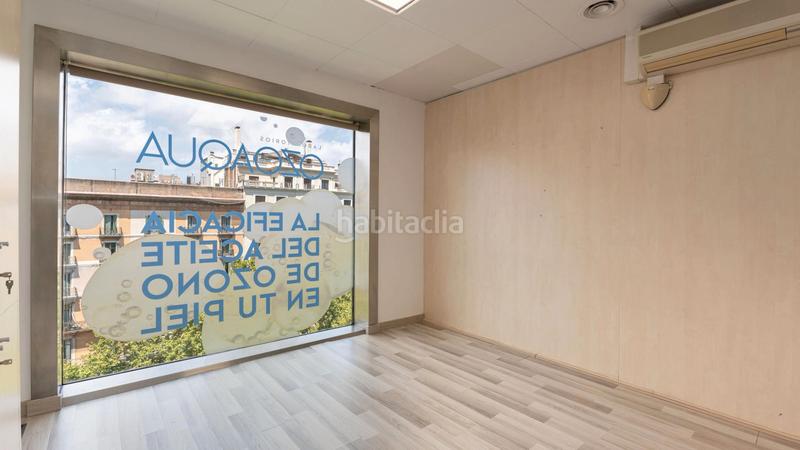 Foto 3fa8bfe8-7046-4c17-bd31-7ae7c7a33b17. Alquiler oficina  disponible en eixample en Barcelona