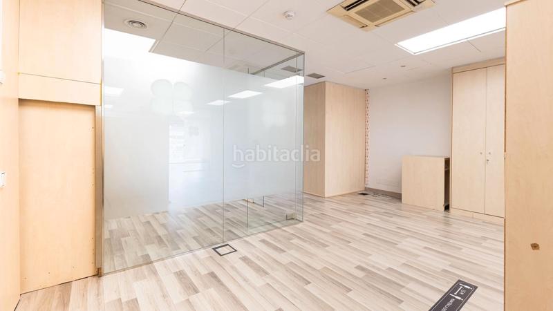 Foto 4d4bbb8e-5902-4ceb-bdd2-fd11b2d4295d. Alquiler oficina  disponible en eixample en Barcelona