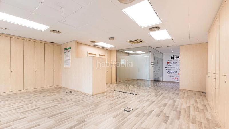 Foto b846bd98-3e4e-48fa-a7e3-9ee4a2daeda2. Alquiler oficina  disponible en eixample en Barcelona