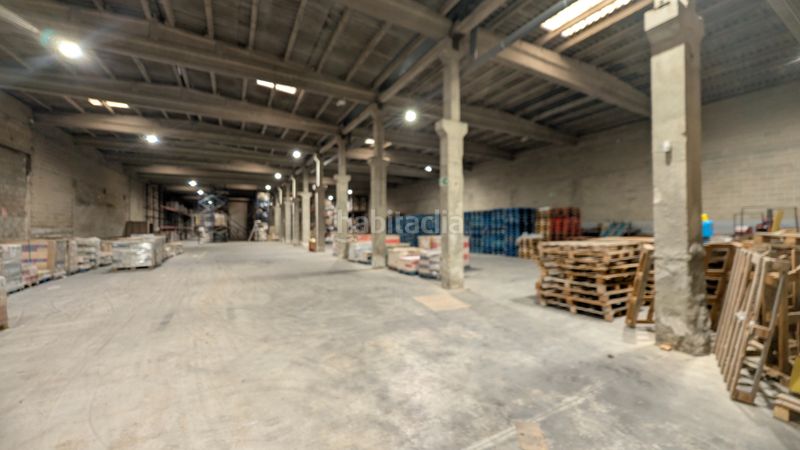 Foto 466a2824-a03d-4b34-8793-15b450ee620e. Rent industrial building with heating in Perafort